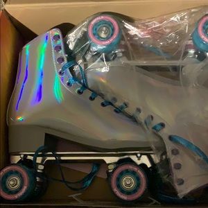 IMPALA HOLOGRAPHIC ROLLER SKATES